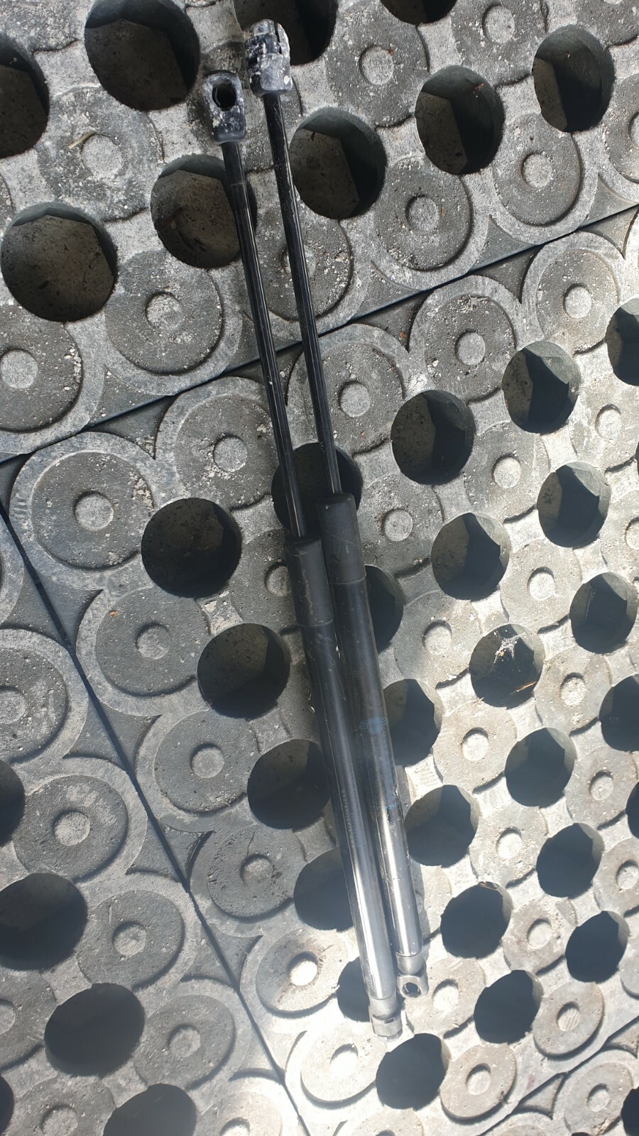 Mini Countryman 2014 R60 – Boot Trunk Gas Struts (Pair)