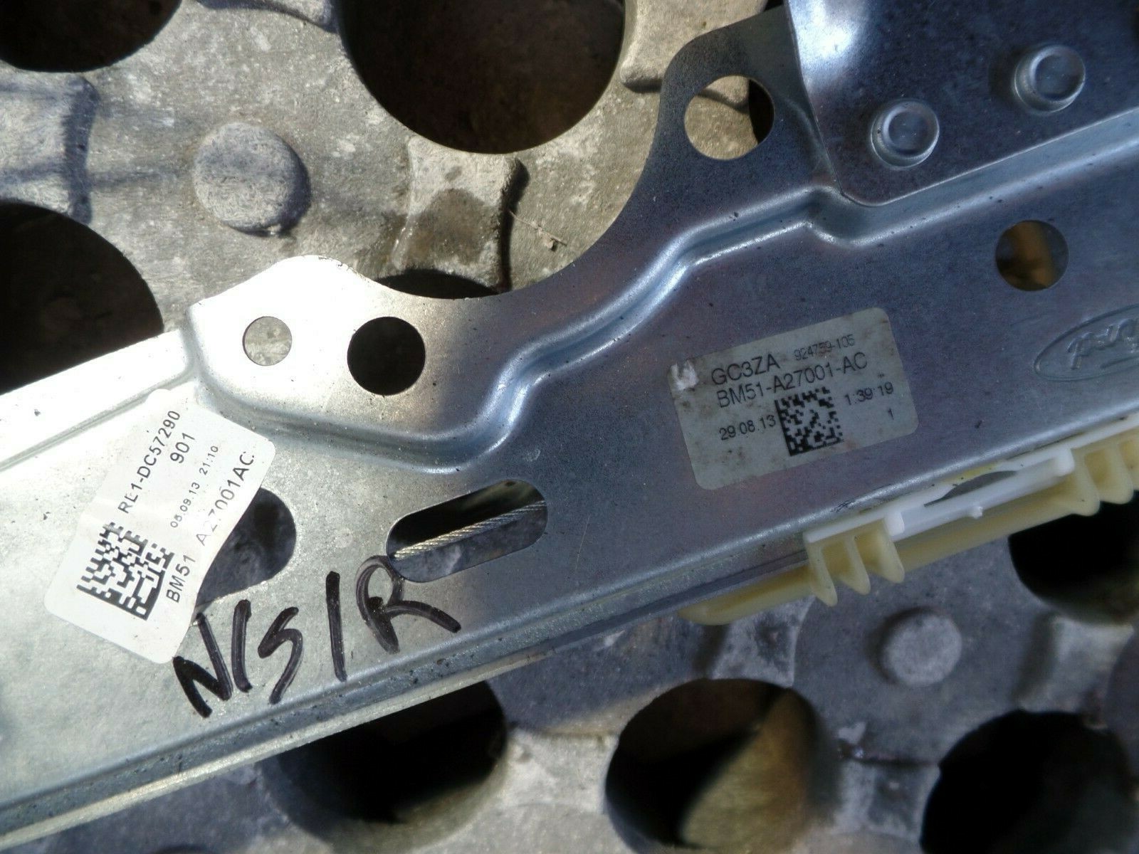 2013 Ford Focus 1.0 Petrol Ecoboost Passenger Rear N/S/R Window Regulator Manual - Image 3