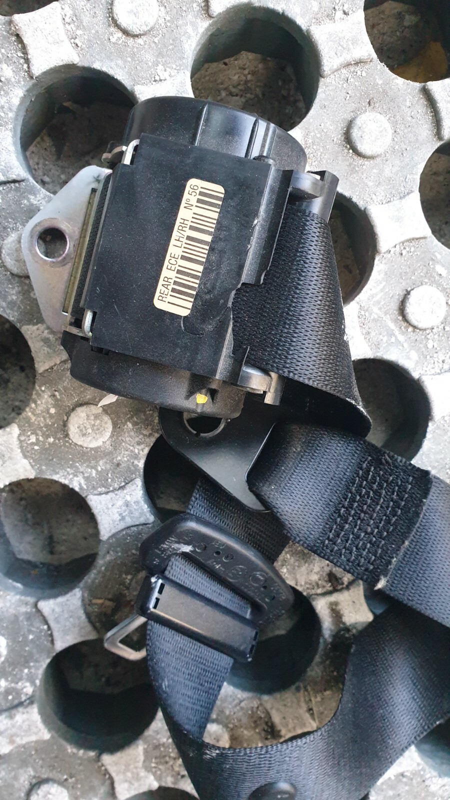 Mini Countryman 2014 R60 - Rear Seatbelt (Fits both sides) - Image 2