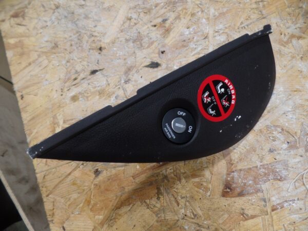 2010 MK2 Hyundai Santa Fe - Passenger Side Dashboard End Trim / Airbag Switch
