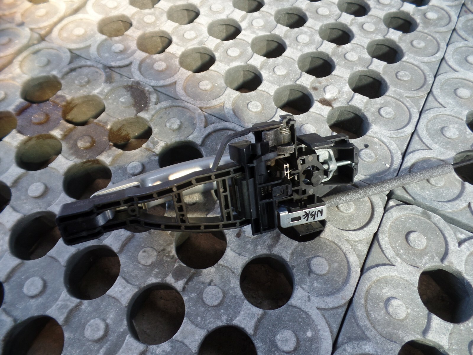 2013 Ford Focus Passenger Front N/S/F Door Handle Moondust Silver - Image 3