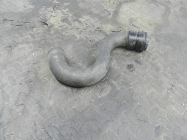 107. 2007 VOLVO S80 D5. COOLANT PIPE