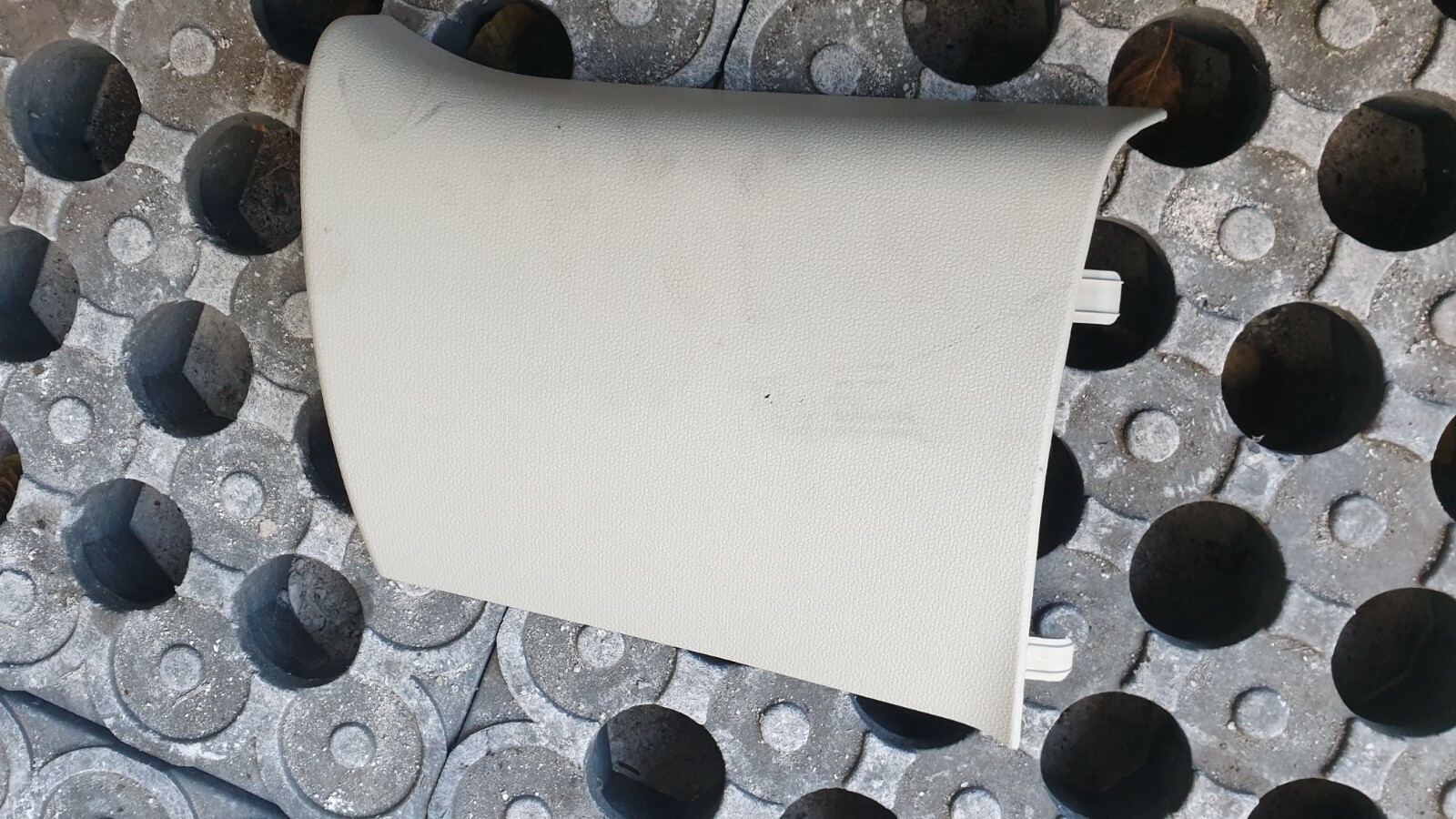 Mini Countryman 2014 R60 – O/S Drivers Side D Column Trim Cover 9801278