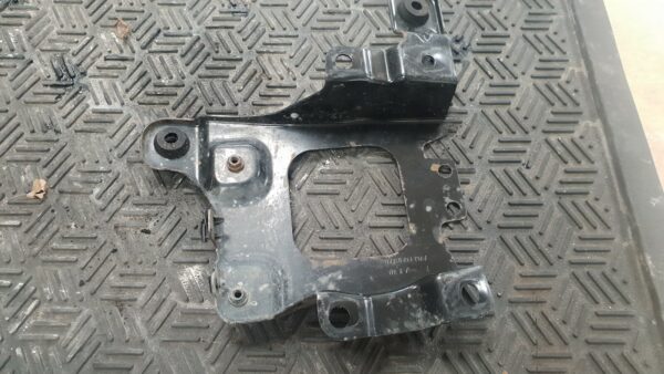 2013 Ford Focus 1.0 Petrol Ecoboost Battery Tray Mount Bracket AV61-R6K034AB - Image 4