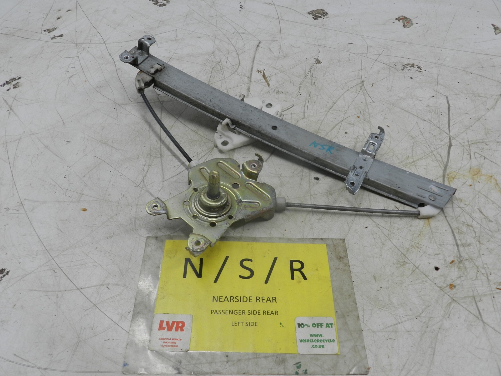 (129) 2005 HONDA JAZZ. PASSENGER SIDE REAR MANUAL WINDOW REGULATOR