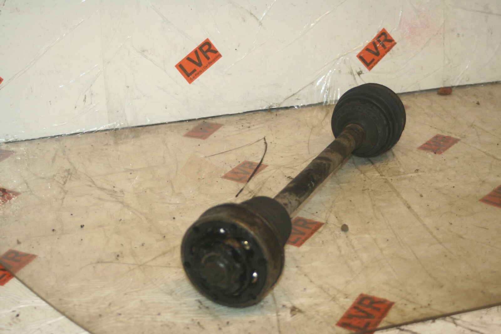 2005 VOLKSWAGEN GOLF MK5. PASSENGER SIDE DRIVESHAFT