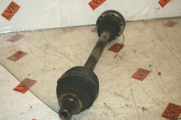 2005 VOLKSWAGEN GOLF MK5. PASSENGER SIDE DRIVESHAFT - Image 2