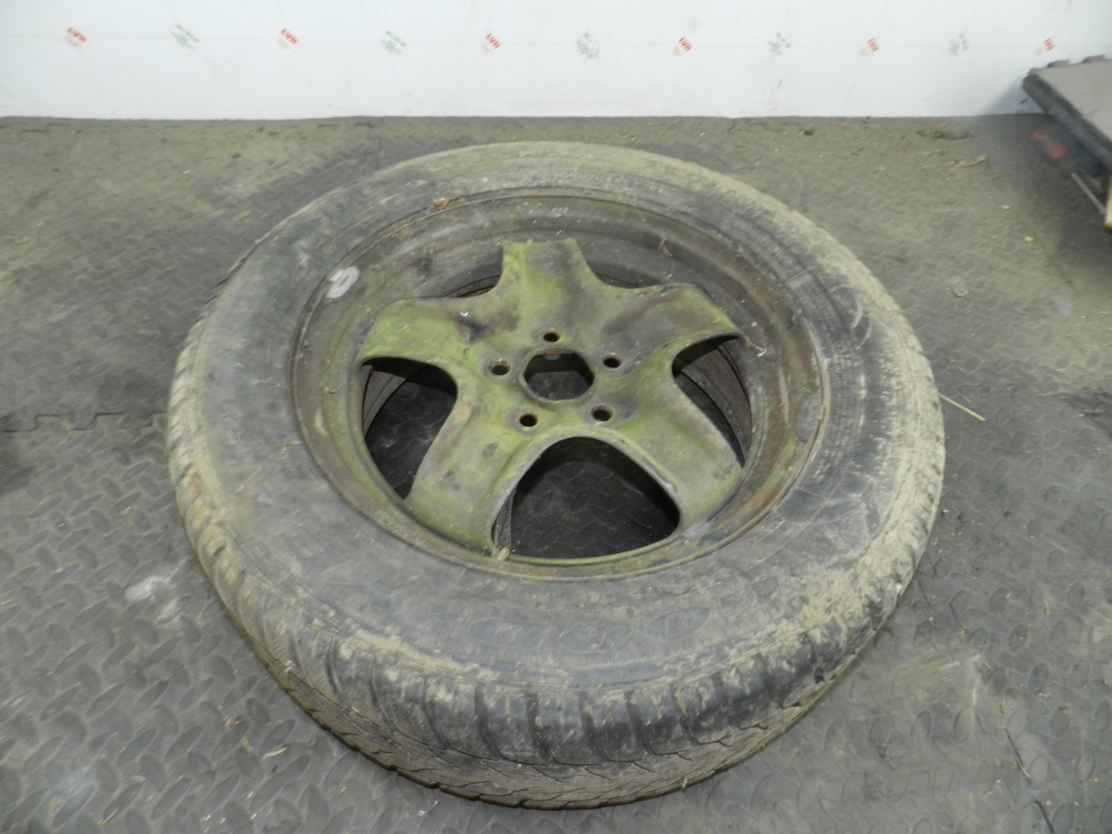 107. 2007 VOLVO S80 D5. SPARE STEEL WHEEL