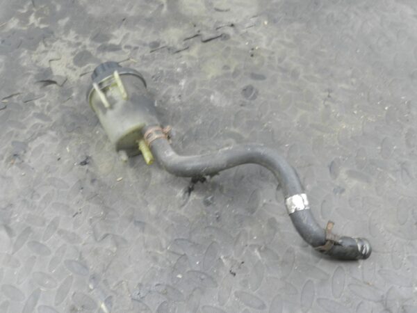 107. 2007 VOLVO S80 D5. POWER STEERING FLUID BOTTLE