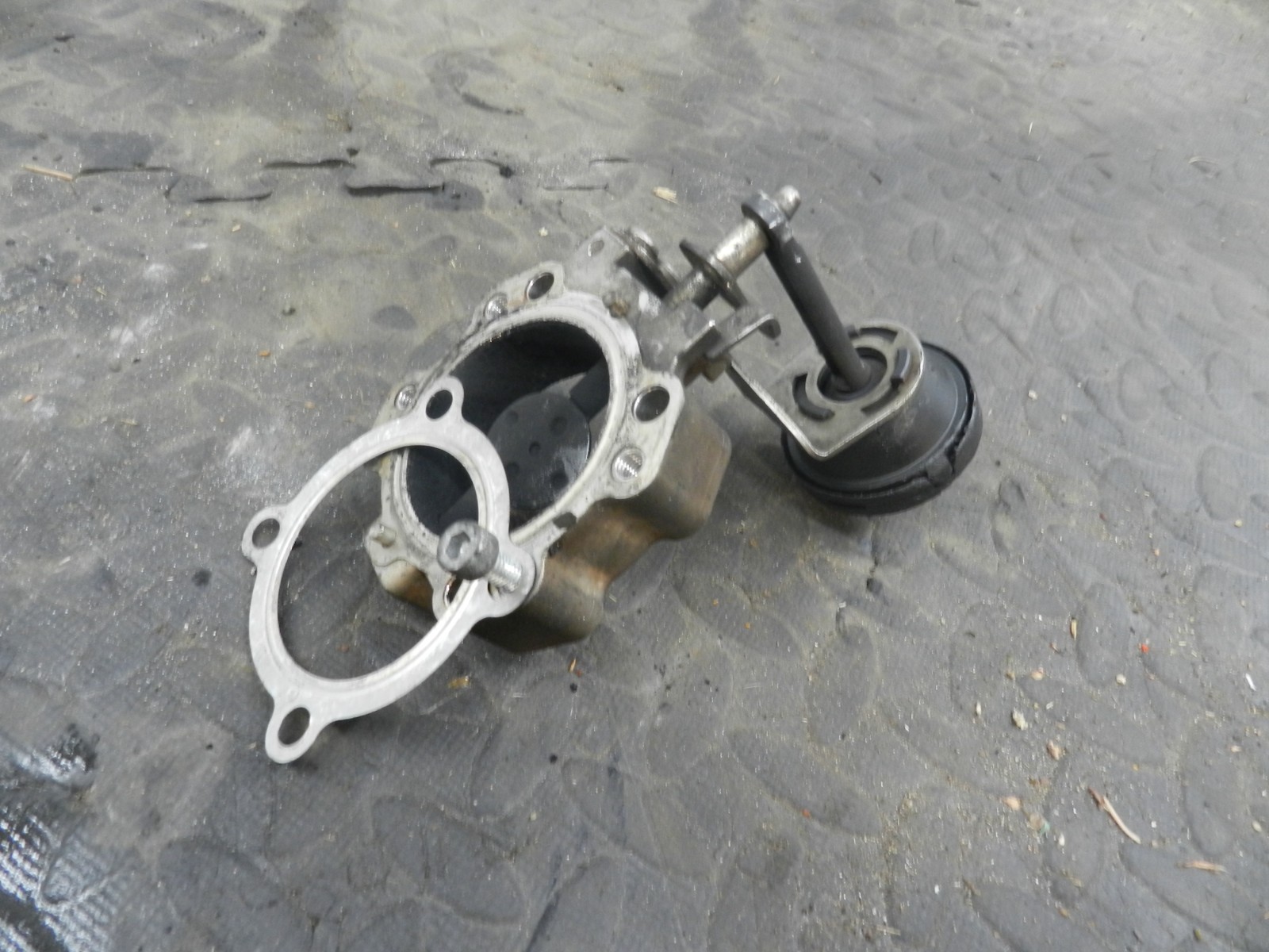 107. 2007 VOLVO S80 D5. EGR VALVE FLAP ACTUATOR