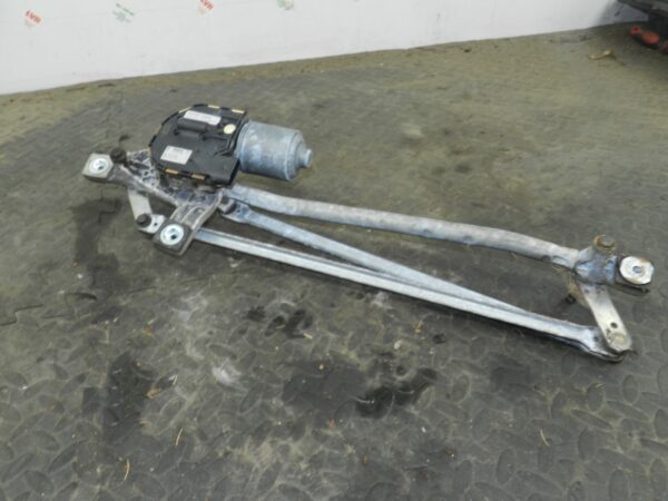 107. 2007 VOLVO S80 D5. FRONT WIPER MOTOR + LINKAGE - Image 2