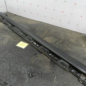 107. 2007 VOLVO S80 D5. PASSENGER SIDE SILL TRIM SKIRT