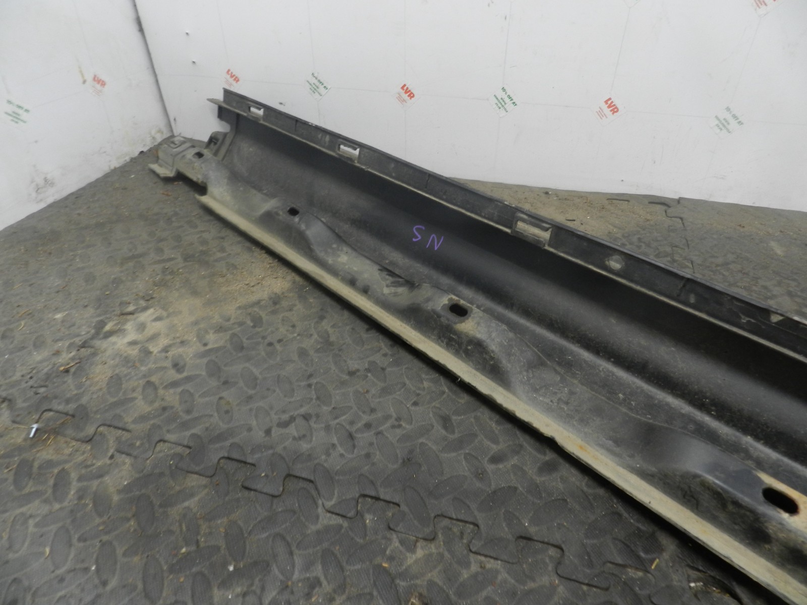 107. 2007 VOLVO S80 D5. PASSENGER SIDE SILL TRIM SKIRT - Image 5