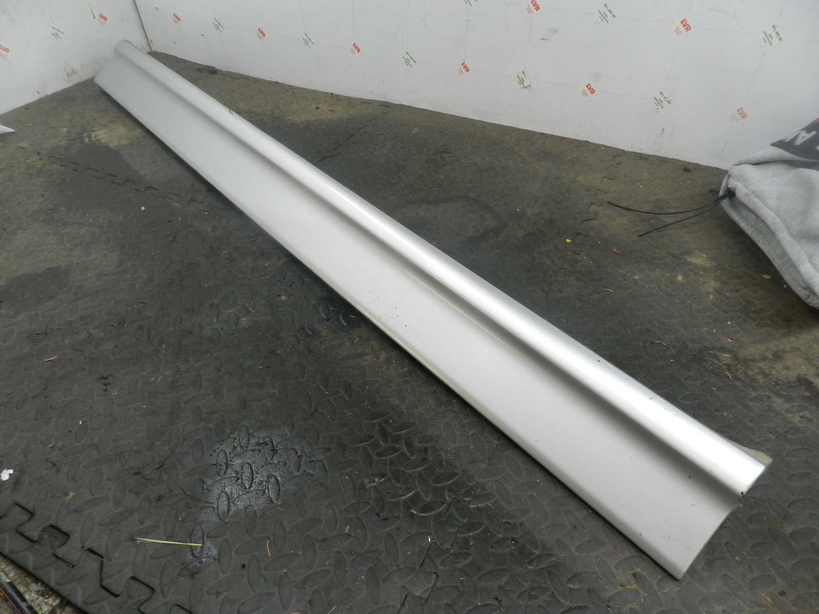 162. 1996 HONDA SMX. SIDE SKIRT IN SILVER DRIVER SIDE