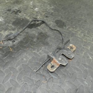 107. 2007 VOLVO S80 D5. BONNET LATCH CATCH LOCK