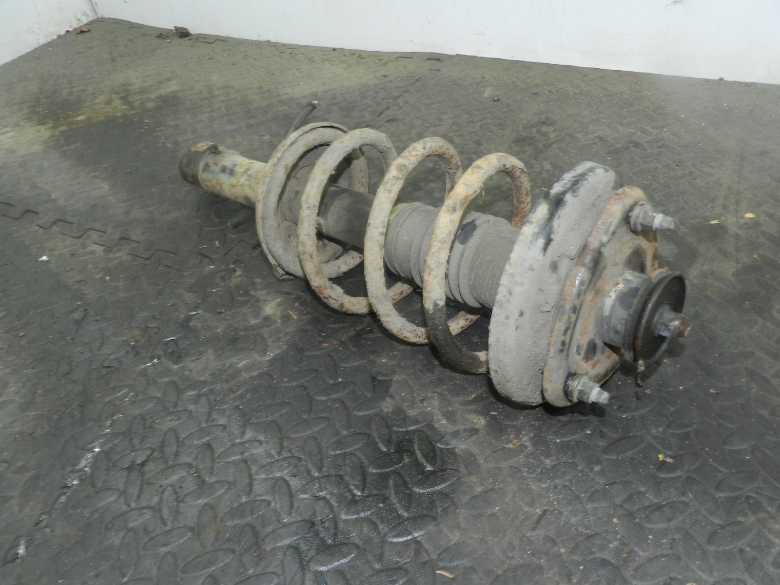 162. 1996 HONDA SMX. FRONT SUSPENSION COIL STRUT