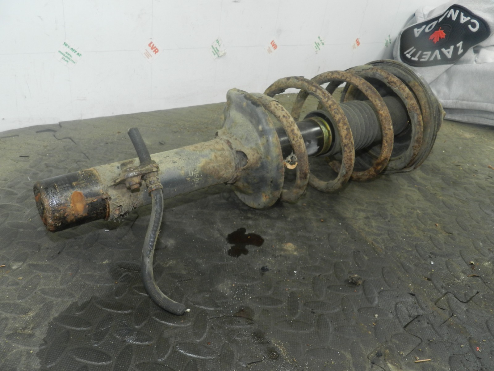 162. 1996 HONDA SMX. FRONT SUSPENSION COIL STRUT - Image 2