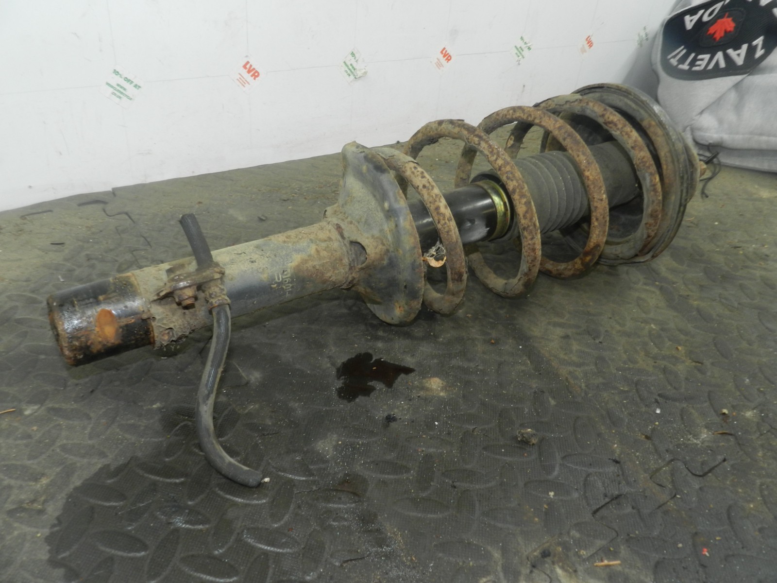 162. 1996 HONDA SMX. FRONT SUSPENSION COIL STRUT - Image 3