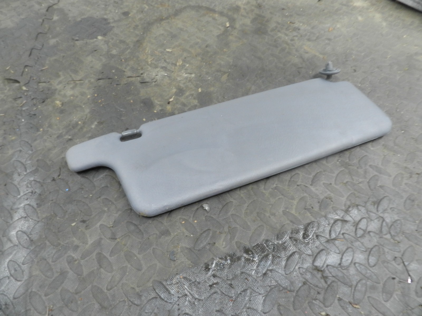 162. 1996 HONDA SMX. PASSENGER SIDE SUN VISOR