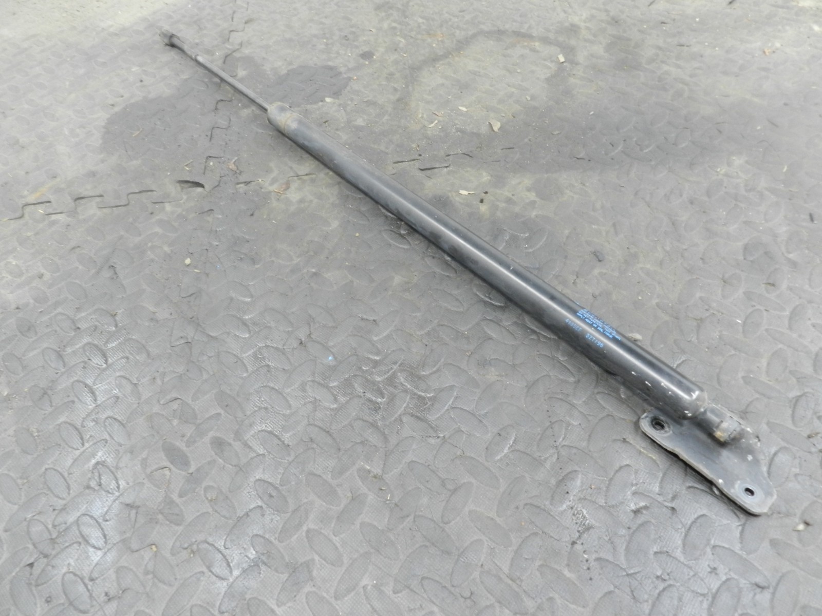 162. 1996 HONDA SMX. BOOT GAS STRUT
