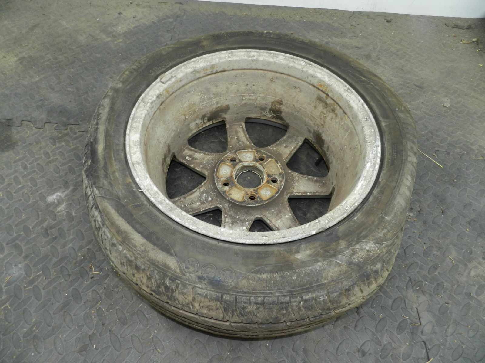 107. 2007 VOLVO S80 D5. SET OF ALLOY WHEELS VENATOR,, 1 DENTED - Image 6