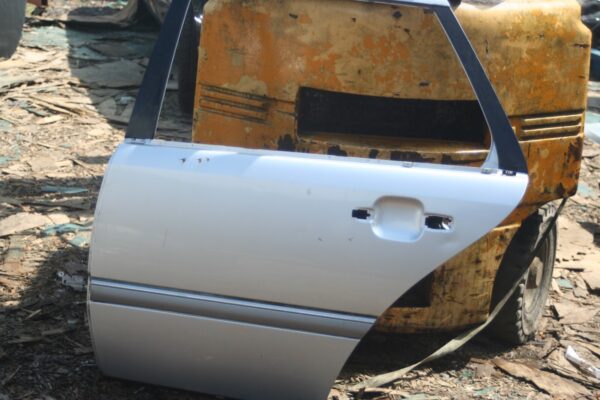 2000 MERCEDES C CLASS W202. PASSENGER SIDE REAR DOOR SHELL IN SILVER