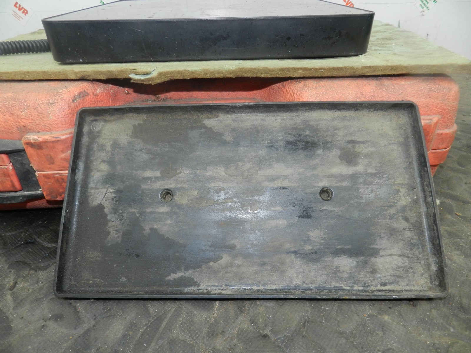162. 1996 HONDA SMX. BATTERY TRAY