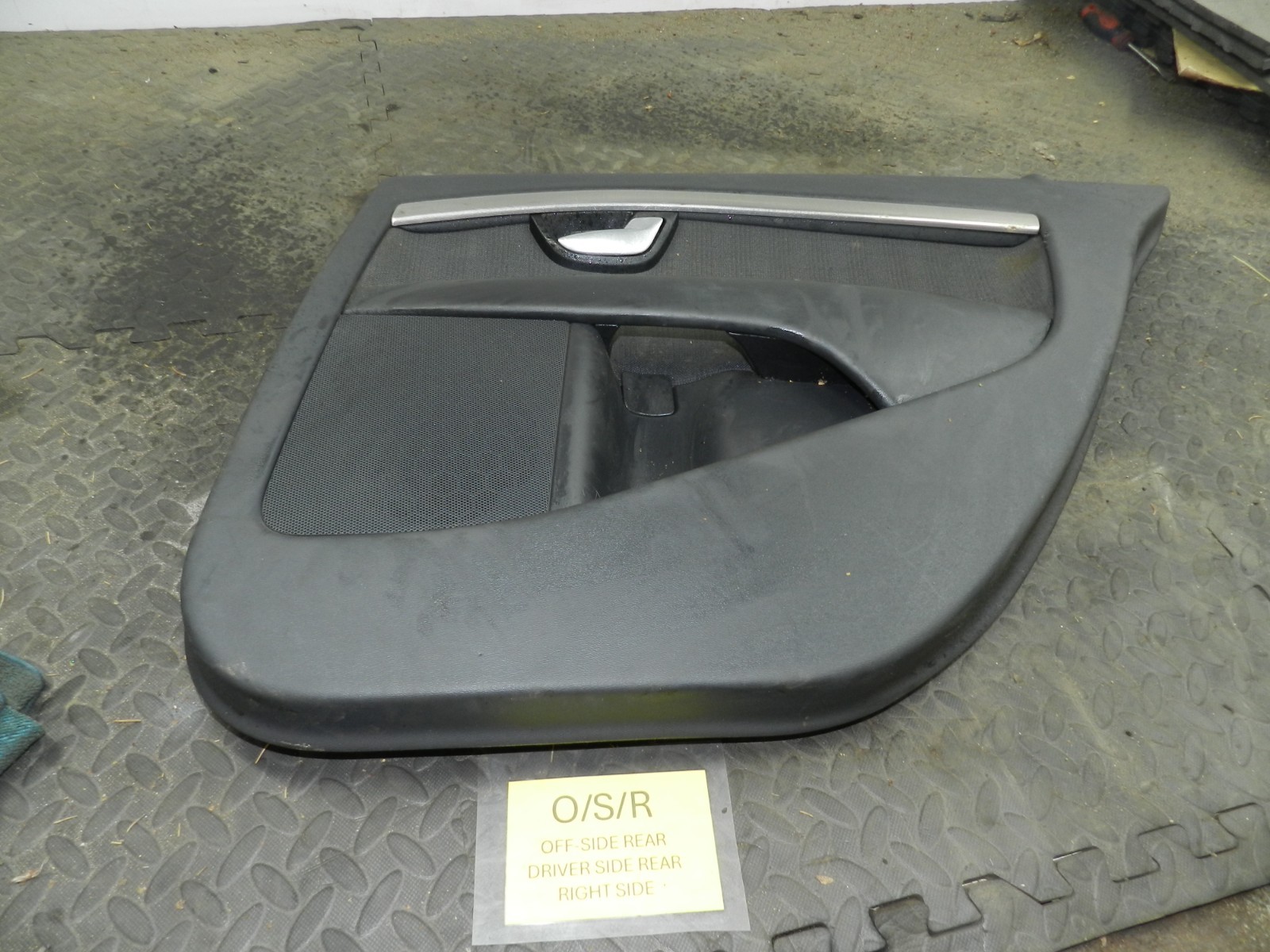 107. 2007 VOLVO S80 D5. DRIVER SIDE REAR DOOR CARD