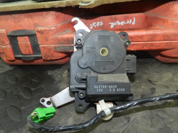 162. 1996 HONDA SMX. HEATER CONTROL FLAP ACTUATOR - Image 4