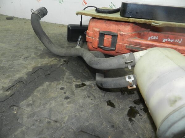 162. 1996 HONDA SMX. POWER STEERING FLUID BOTTLE - Image 3