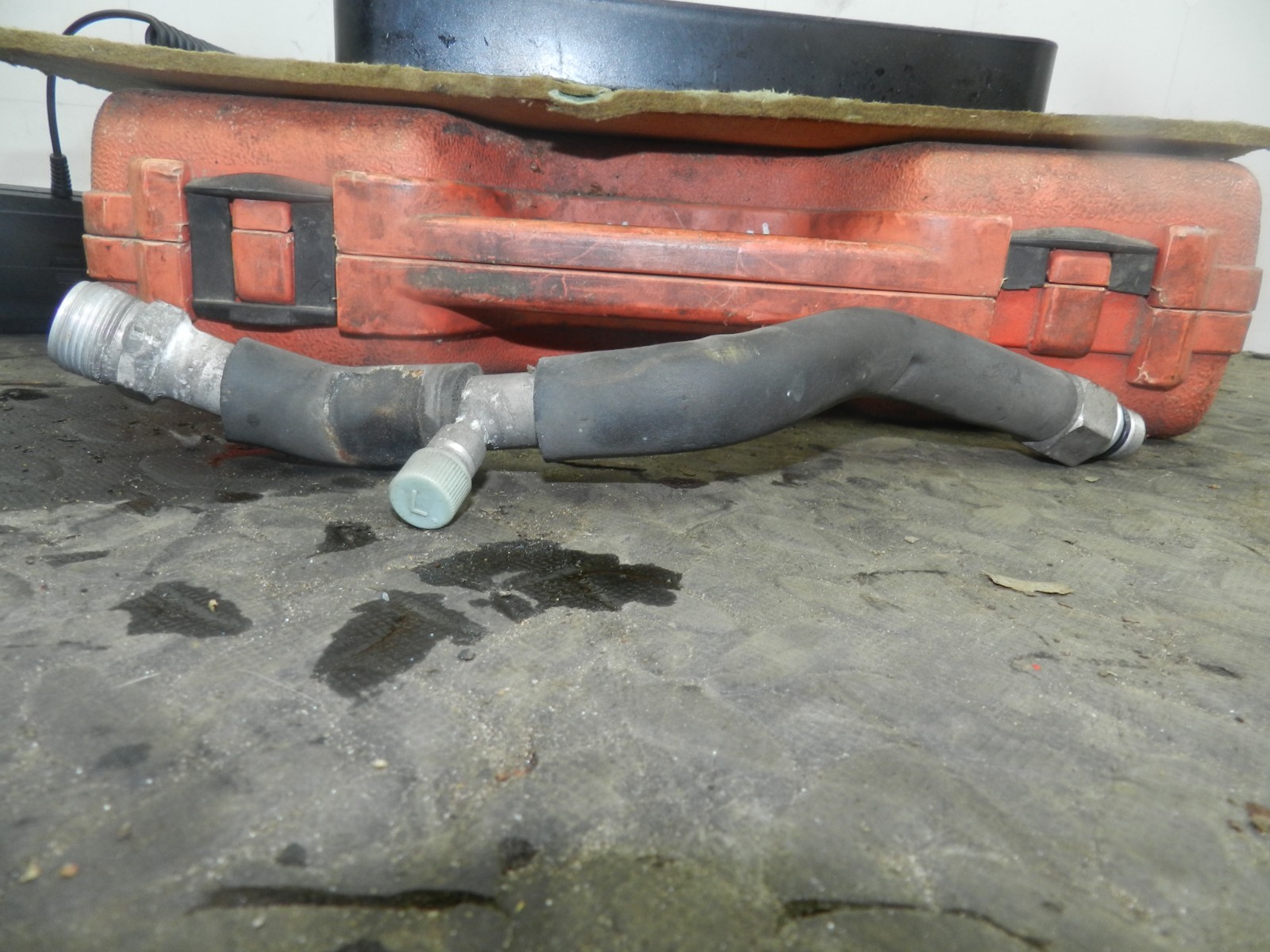 162. 1996 HONDA SMX. AIR CON PIPE