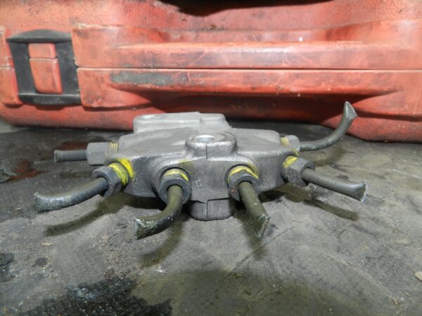 162. 1996 HONDA SMX. BRAKE VALVE CONNECTOR PROP PROPORTIONING - Image 4