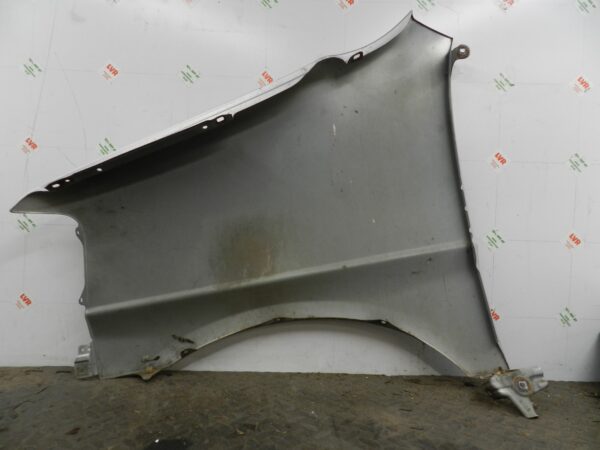 162. 1996 HONDA SMX. DRIVER SIDE WING IN SILVER - Image 6