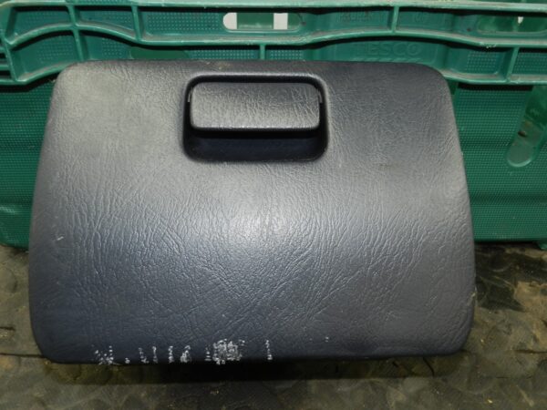 162. 1996 HONDA SMX. CUP HOLDER STORAGE