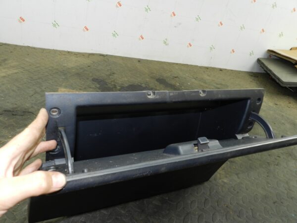 162. 1996 HONDA SMX. GLOVE BOX LID + HOUSING - Image 2