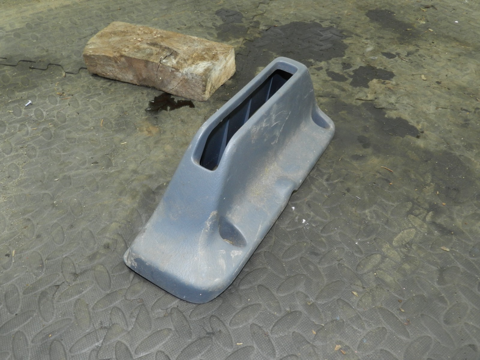 162. 1996 HONDA SMX. HAND BRAKE LEVER SURROUND