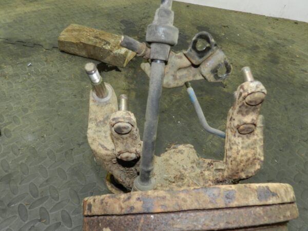 162. 1996 HONDA SMX. PASSENGER SIDE REAR HUB STUB AXLE - Image 2