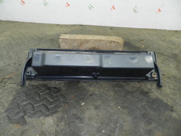162. 1996 HONDA SMX. TOP GLOVE BOX LID + HOUSING - Image 4