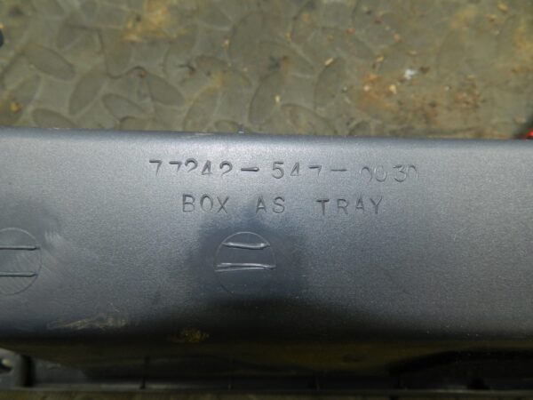 162. 1996 HONDA SMX. TOP GLOVE BOX LID + HOUSING - Image 5
