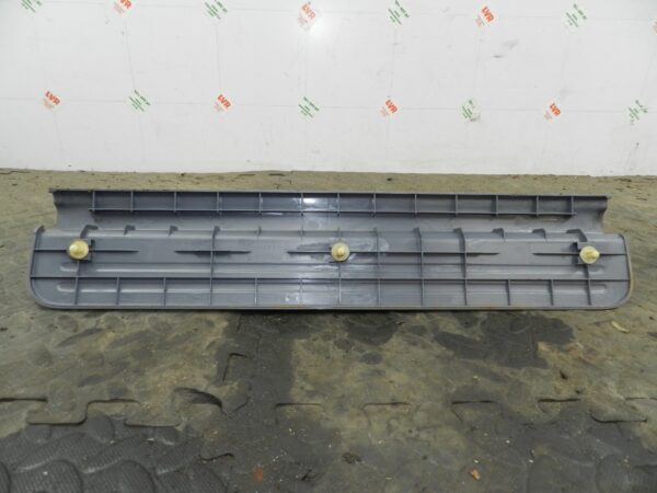 162. 1996 HONDA SMX. DRIVER SIDE FRONT SILL TRIM - Image 2