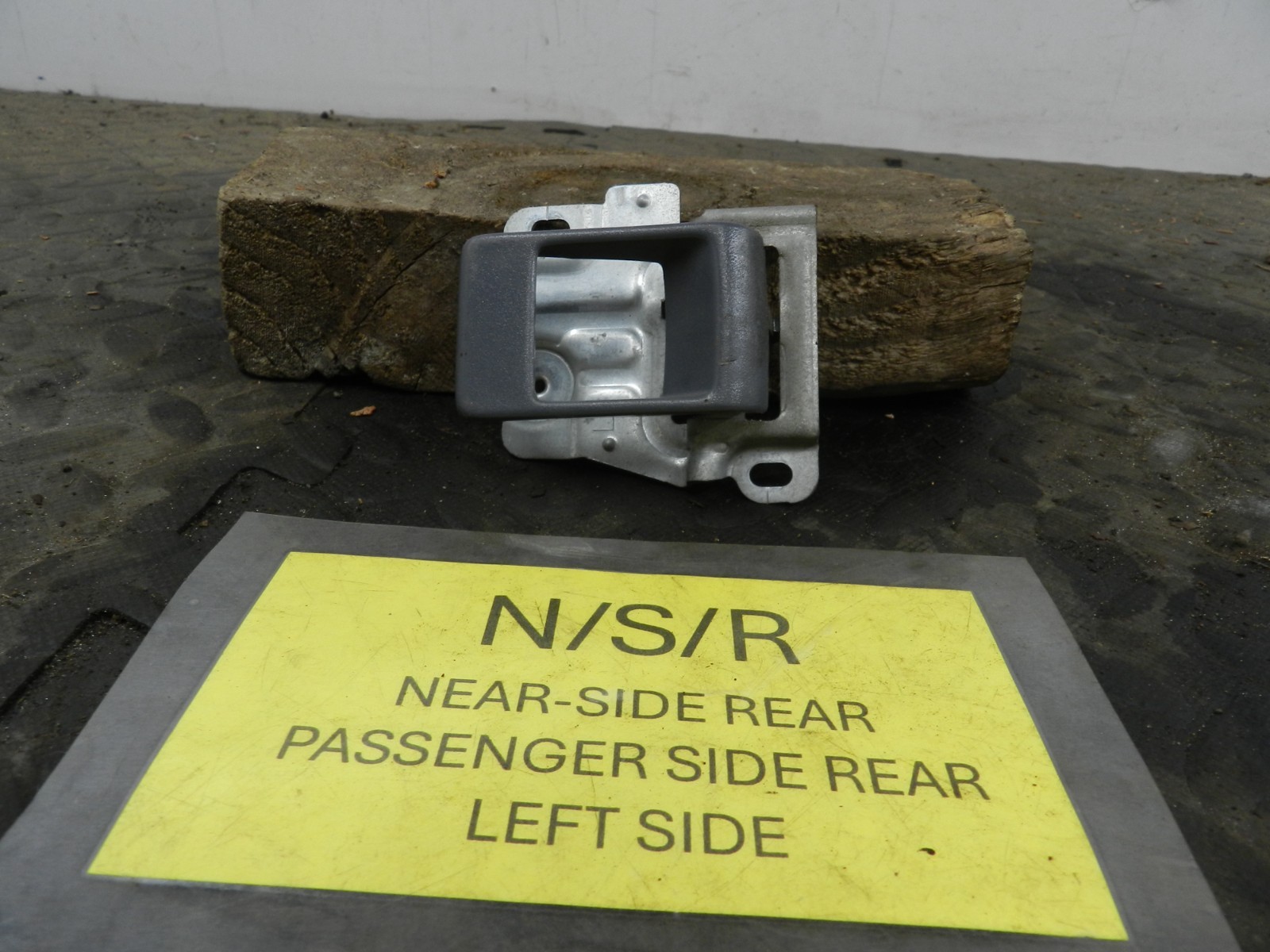 162. 1996 HONDA SMX. PASSENGER SIDE REAR INTERIOR DOOR HANDLE