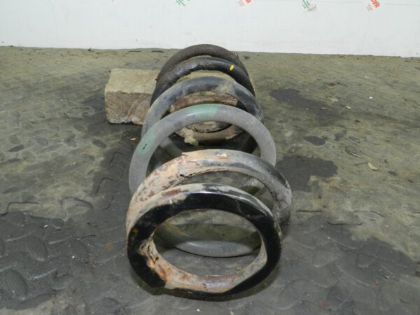 162. 1996 HONDA SMX. REAR SUSPENSION SPRING - Image 4
