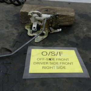 162. 1996 HONDA SMX. DRIVER SIDE FRONT DOOR LOCK MECHANISM