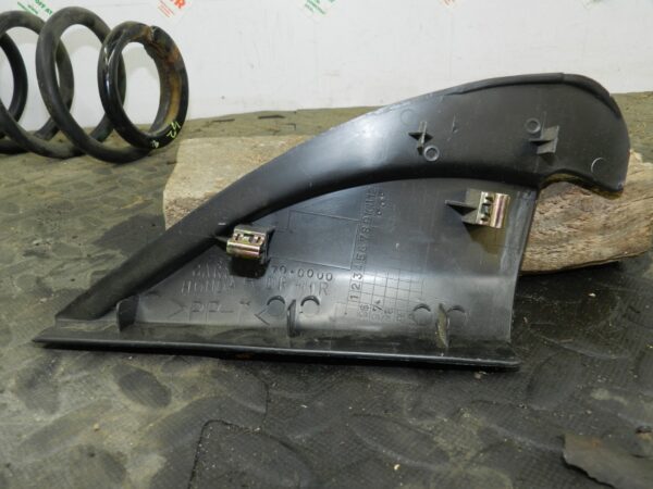 162. 1996 HONDA SMX. DRIVER SIDE WING MIRROR TRIM - Image 2