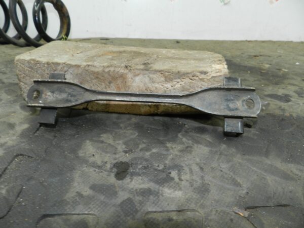 162. 1996 HONDA SMX. BATTERY CLAMP