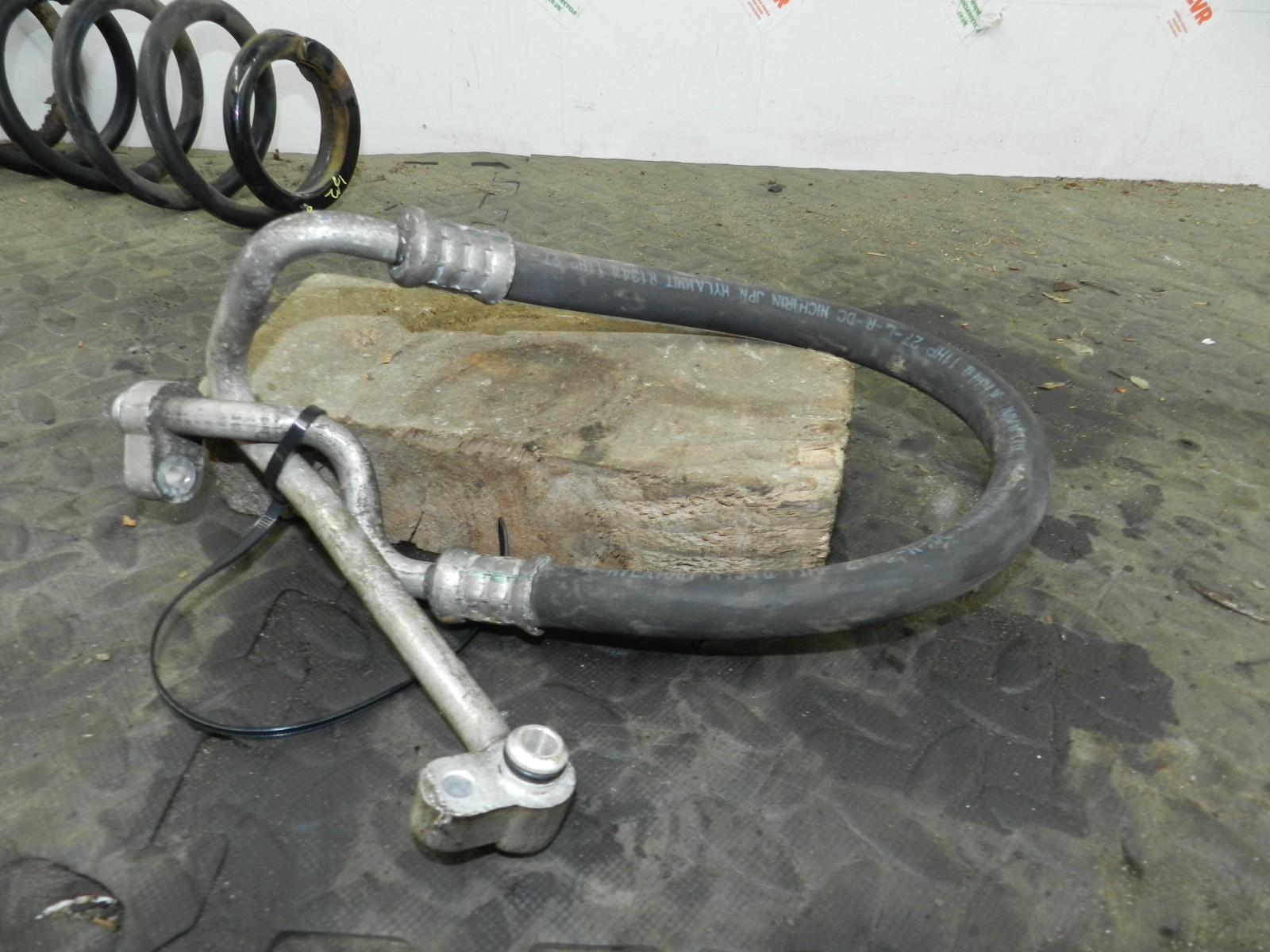 162. 1996 HONDA SMX. AIR CON PIPE
