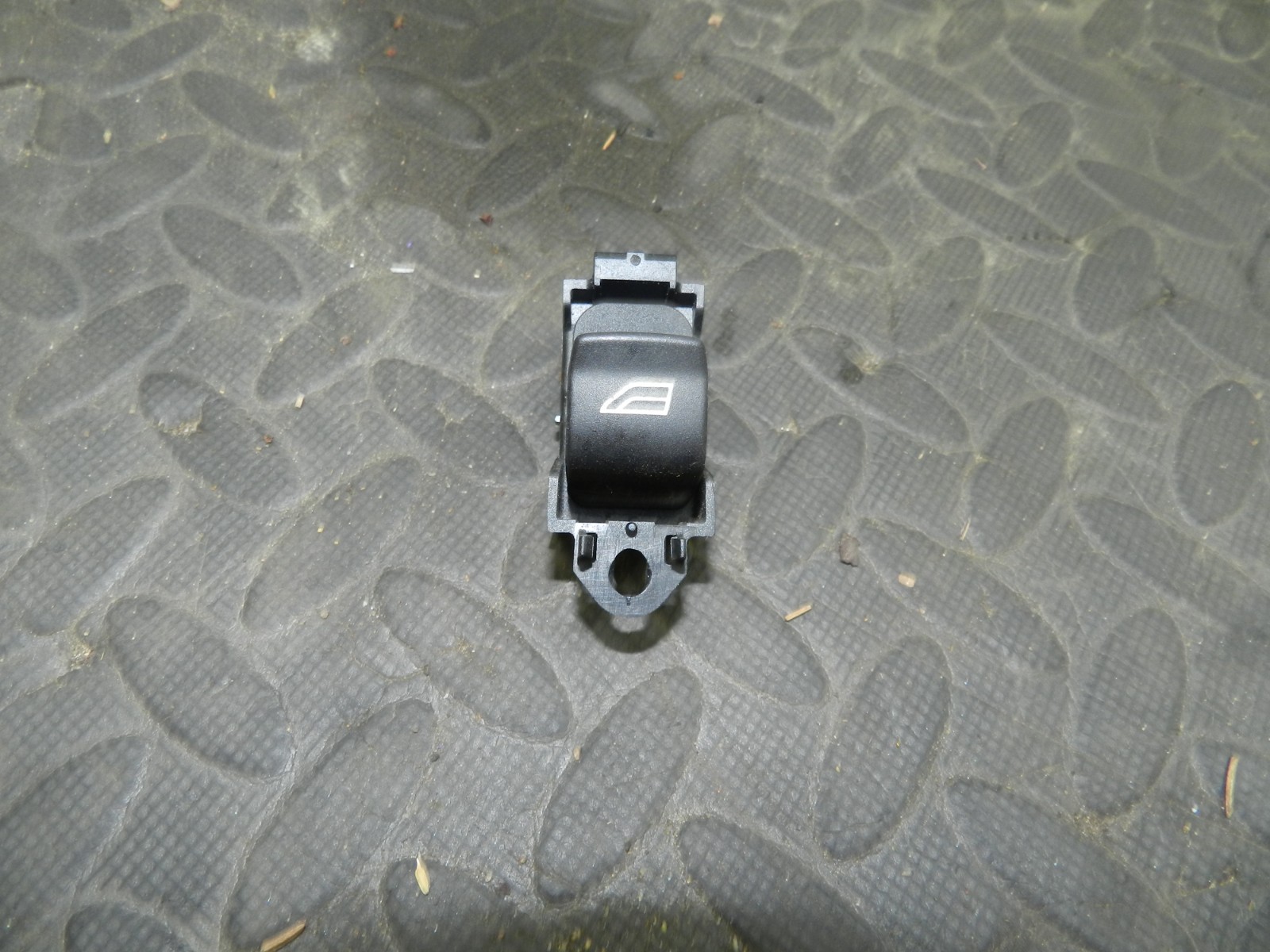 107. 2007 VOLVO S80 D5. WINDOW SWITCH