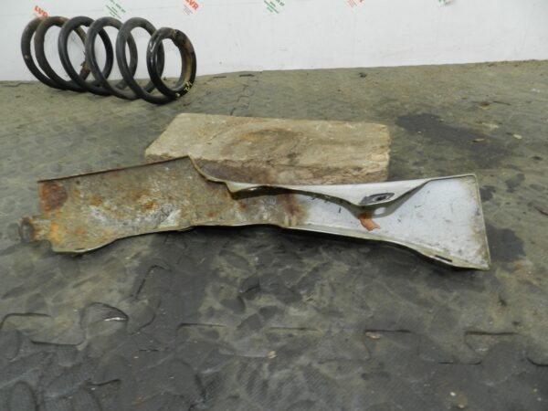 162. 1996 HONDA SMX. METAL TRIM FRONT LOWER WING PANEL - Image 2