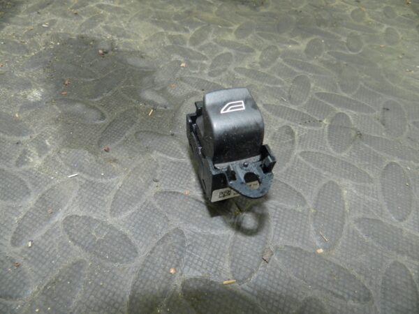 107. 2007 VOLVO S80 D5. WINDOW SWITCH - Image 2
