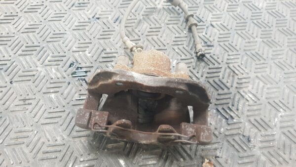 2013 Ford Focus 1.0 Petrol Ecoboost Passenger Front N/S/F Brake Caliper/Carrier - Image 3